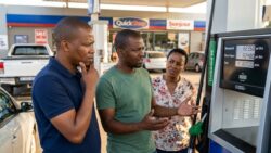 Isixwayiso mayelana nezindleko ezengeziwe zikaphethiloli nodizili eNingizimu Afrika